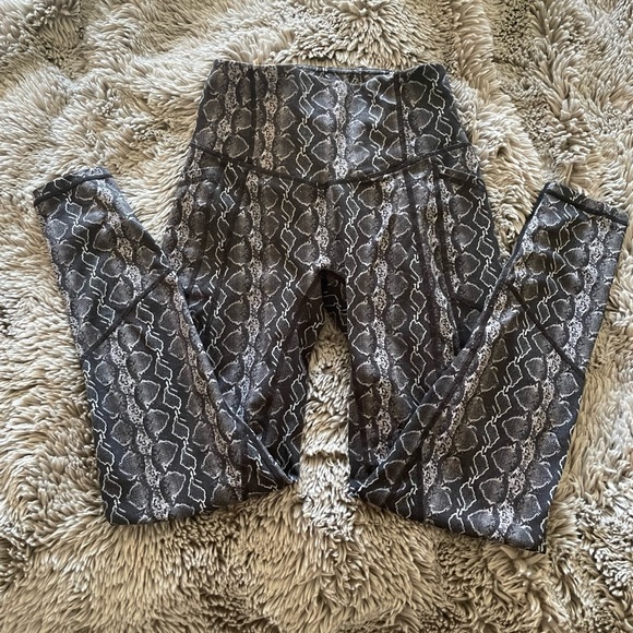 TYC active wear set - Picture 5 of 10